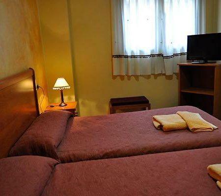 Hostal Puerta Del Valle Ла-Систернига Экстерьер фото